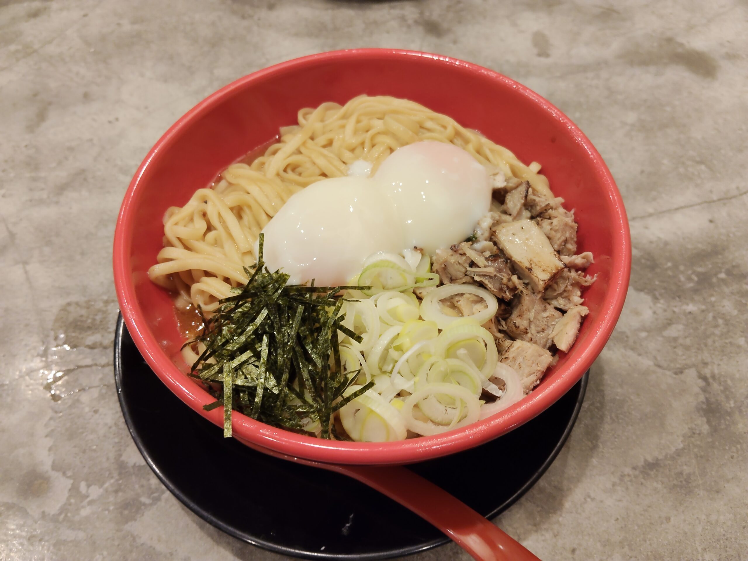 飲める油そば 320g<br>温玉